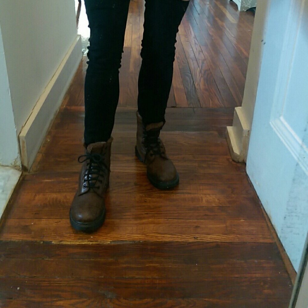 Brown Dr martens in size 8